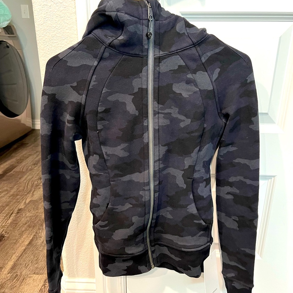 Lululemon full zip hoodie size 0 nwt